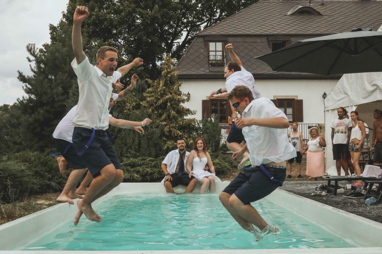 Sancta Katharina Guest House Rozvadov Luaran gambar